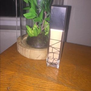 NARS Natural Radiant Longwear Foundation